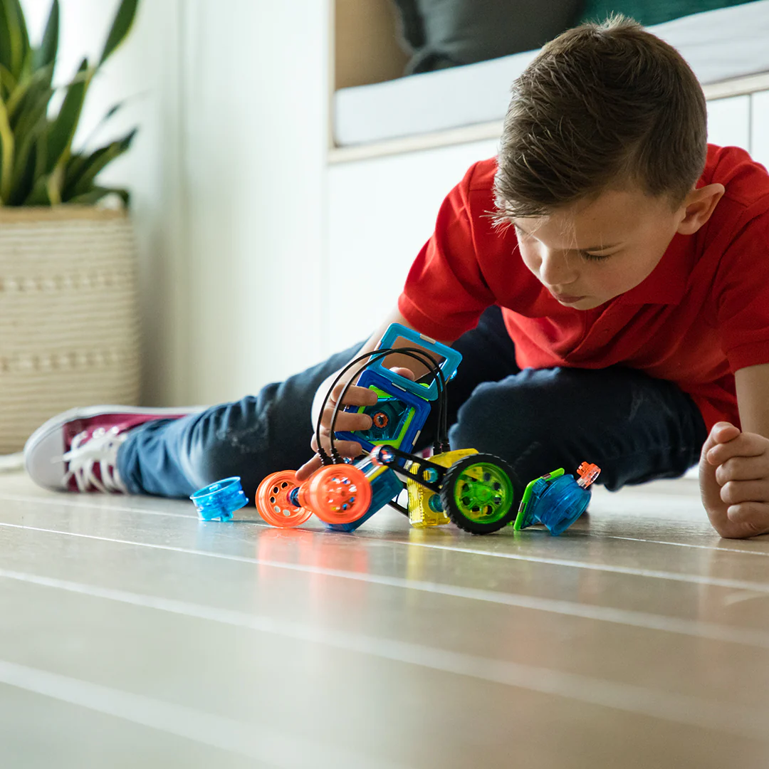 GeoSmart Flip Bot GeoMagnetic STEM Magnetic Construction Set with Rechargeable Turbo Motors for Ages 5+ - Image 14