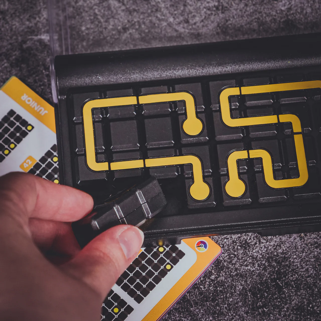 IQ Circuit Portable Travel Game with 120 Challenges for Ages 8+ - Image 10