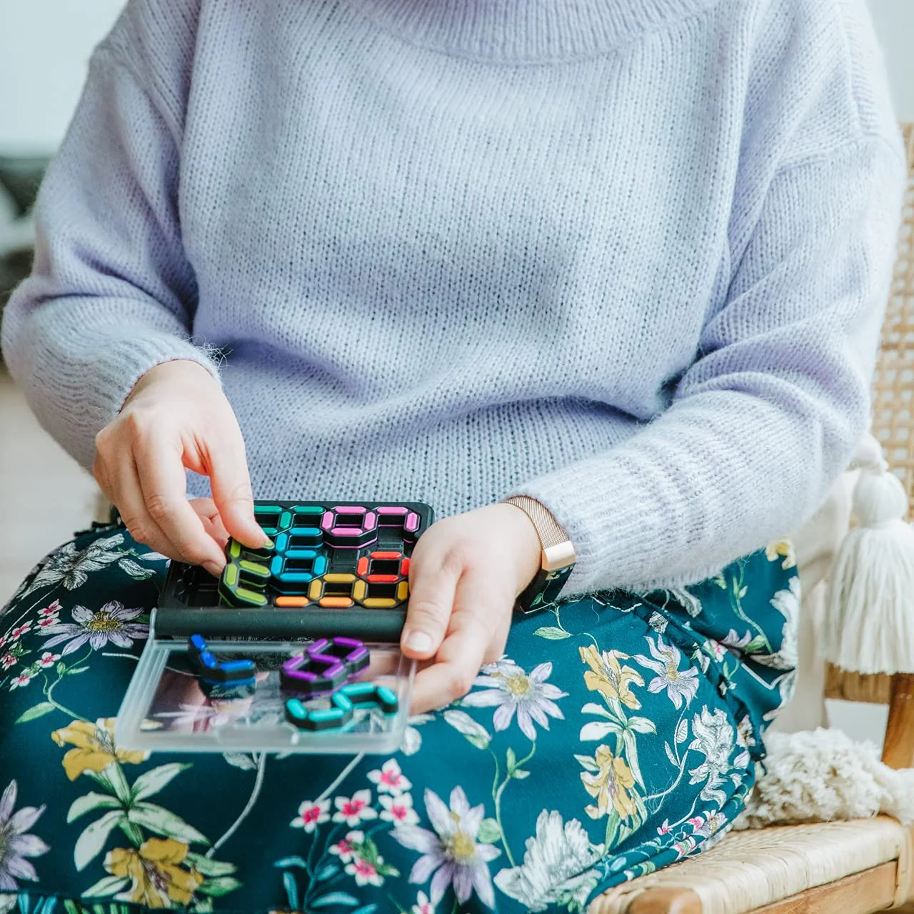 IQ Digits Math Deduction Travel Game with 120 Challenges for Ages 7+ - Image 5