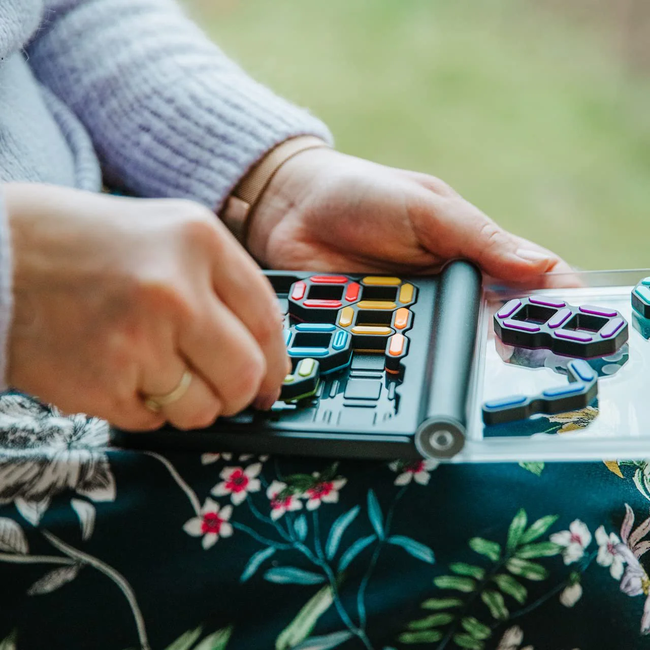 IQ Digits Math Deduction Travel Game with 120 Challenges for Ages 7+ - Image 6