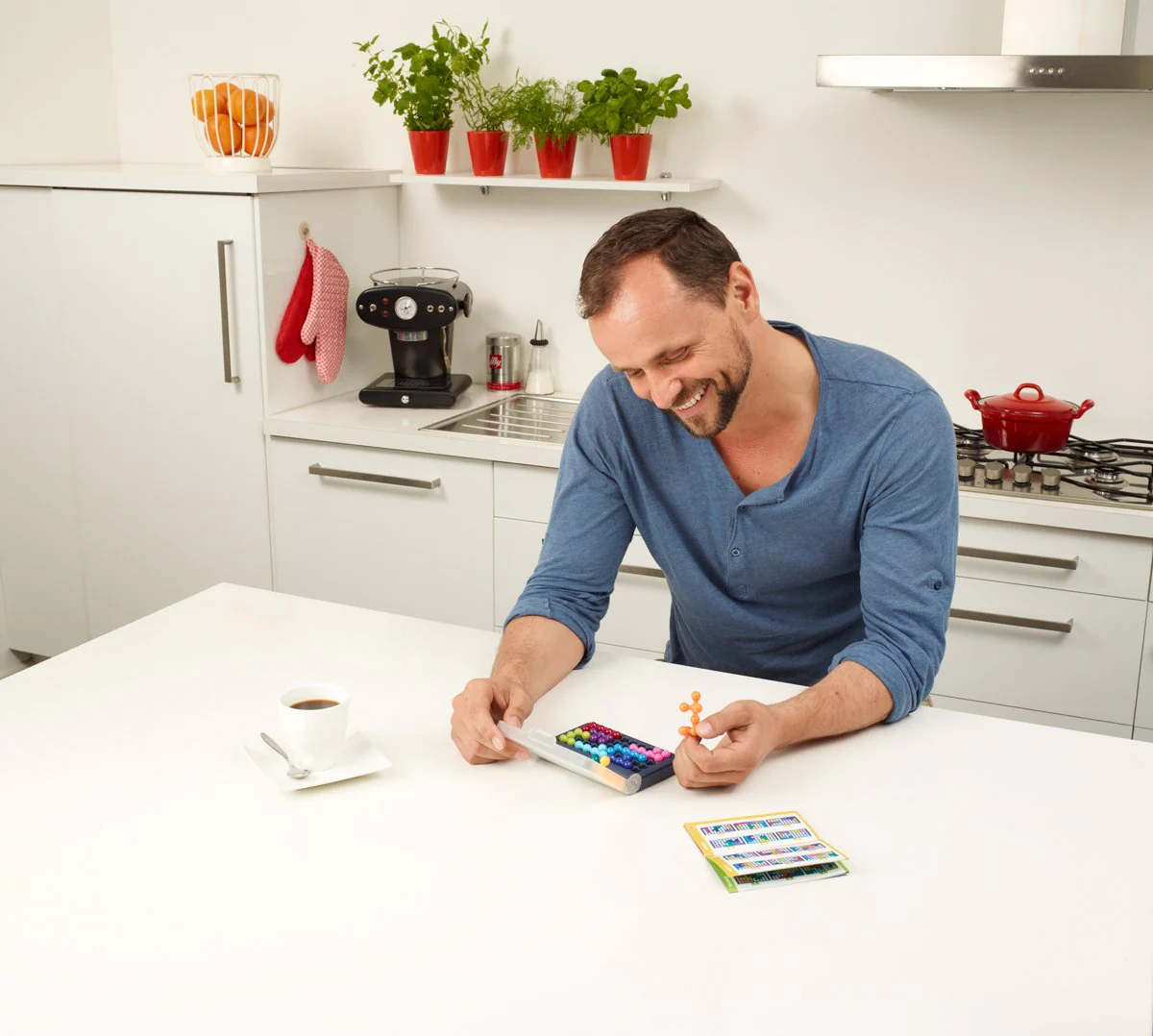 IQ Fit 3D Travel Game with 120 Challenges - Ages 6+ - Image 6