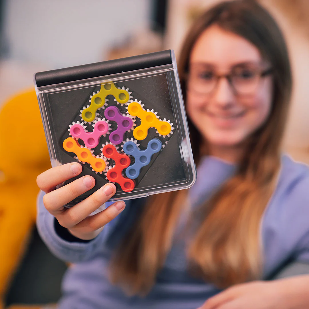 IQ Gears Travel-Friendly Dynamic Logic Game Featuring 120 Challenges for Ages 7+ - Image 7