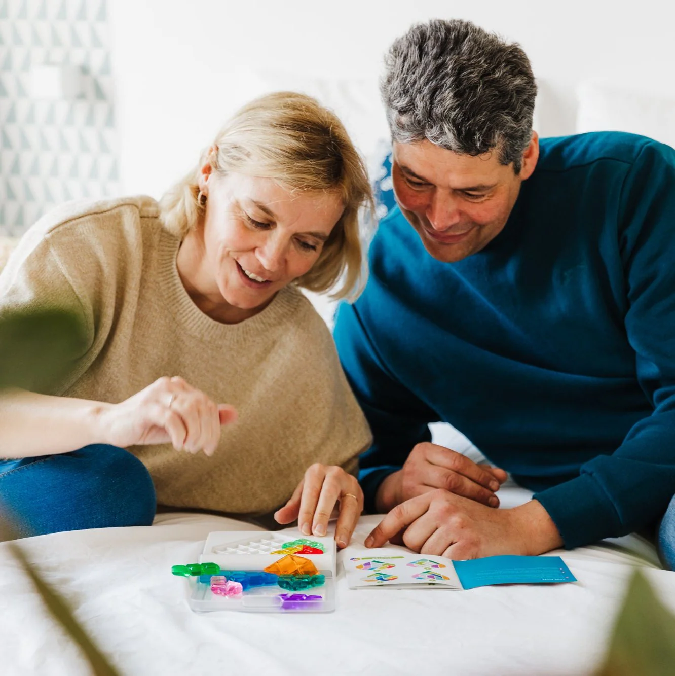 IQ Love Travel Puzzle Game with 120 Challenges for Ages 7+ - Image 6