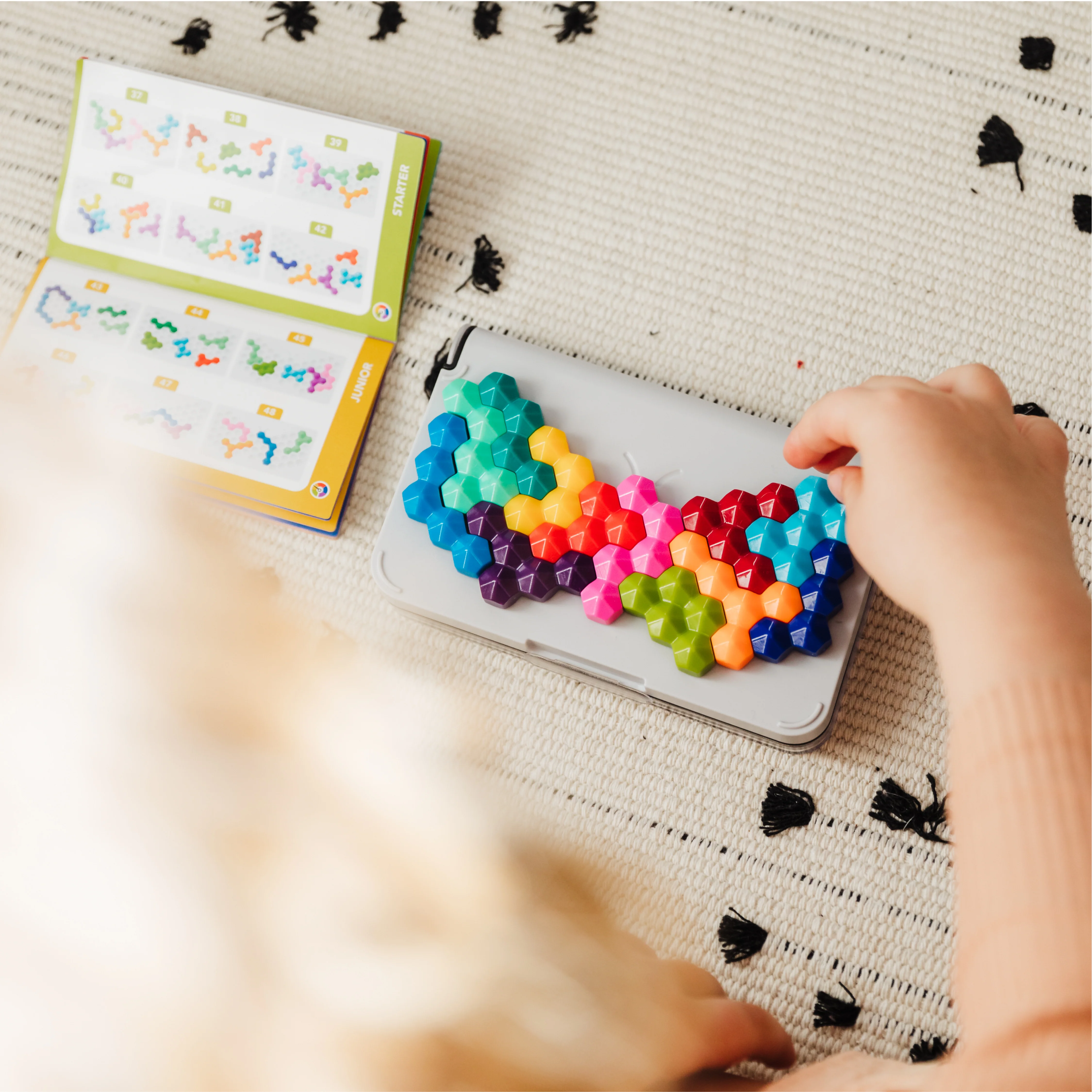 IQ Six Pro Travel Game/Brain Teaser with 120 Challenges for Ages 8+ - Image 12