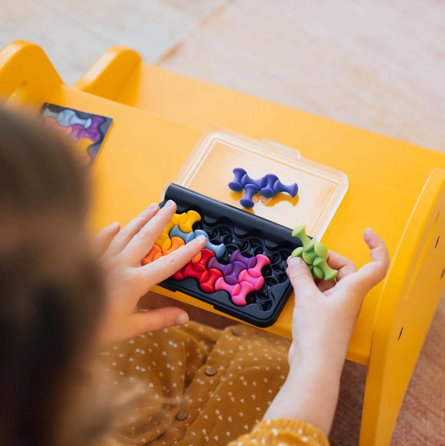 IQ Waves Problem Solving Travel Game with 120 Challenges for Ages 6+ - Image 6