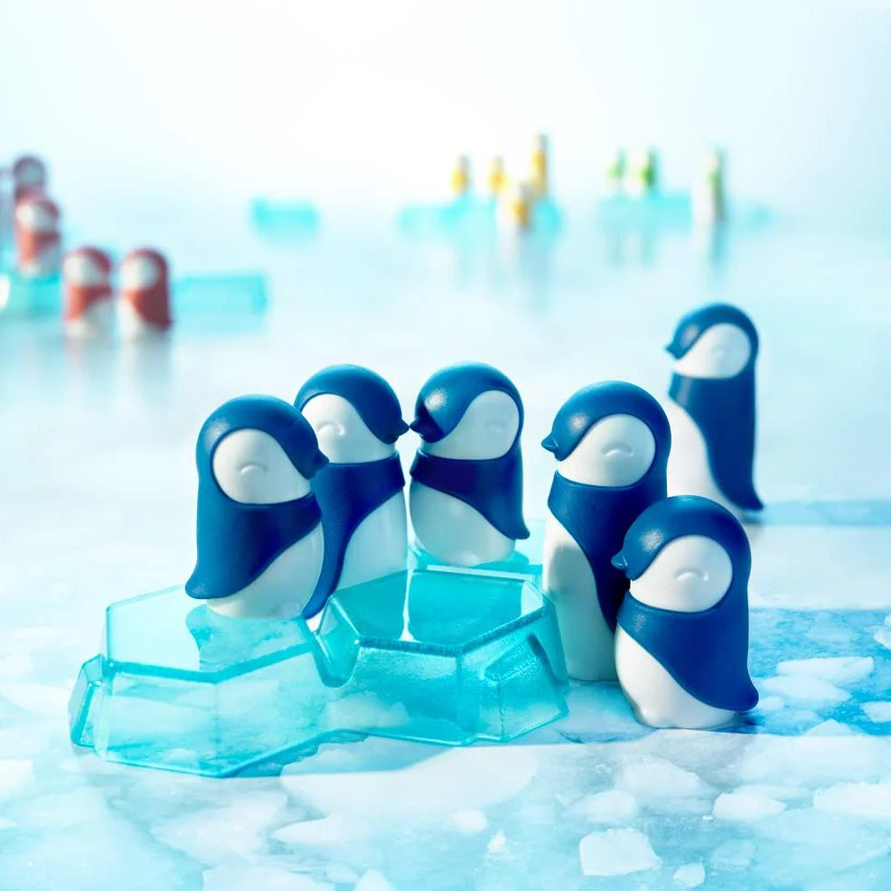 Penguins Huddle Up Game for 2-4 Players Ages 6+ - Image 4