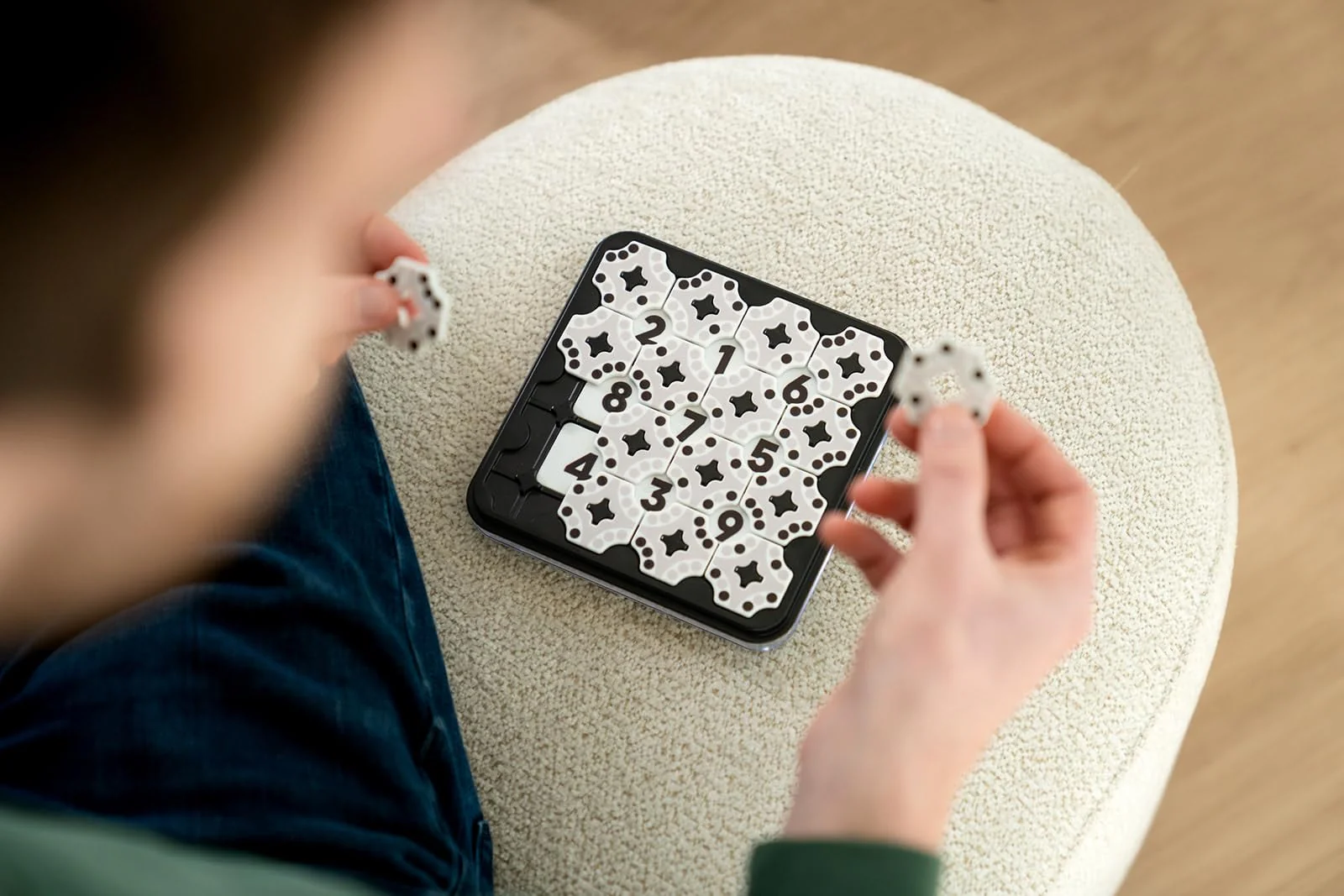 Quantum – 2-in-1 Logic Puzzle Travel Game for Ages 10 to Adult - Image 3